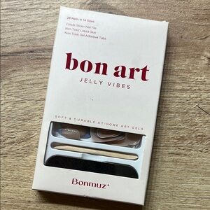 **NWT** French tip Bonmuz + Bon Art Jelly‎ Vibes Nail Set